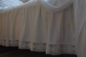 Prześcieradło z różaną koronką 