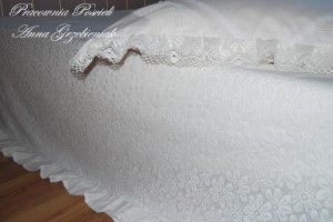 Prześcieradło z pięknej koronki