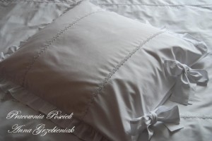 Poszewka z falbankami 