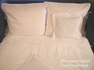 Biel, haft, kokardki 