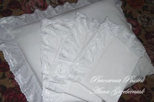 Poszewka z falbankami, różyczki 50x60